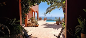 Charming villa with unique panorama