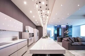 奢华独立别墅, 多张床, 使用泳池, 泳池景观 (Bowmont Glass Estate) | 私人厨房