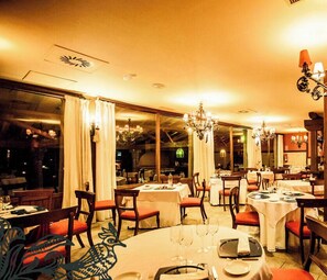 Dining - Hotel Ruralis Peña Del Alba (Arroyomolinos de la Vera)