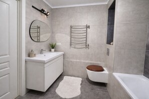 Towels, soap, toilet paper - New stylish apartment (Almaty)