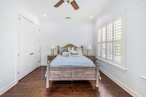 Iron/ironing board, free WiFi, bed sheets - 🏖️New Smyrna Marina Villa 13 🚤 Pool, Tiki Bar & Dining, Prime NSB Location (New Smyrna Beach)