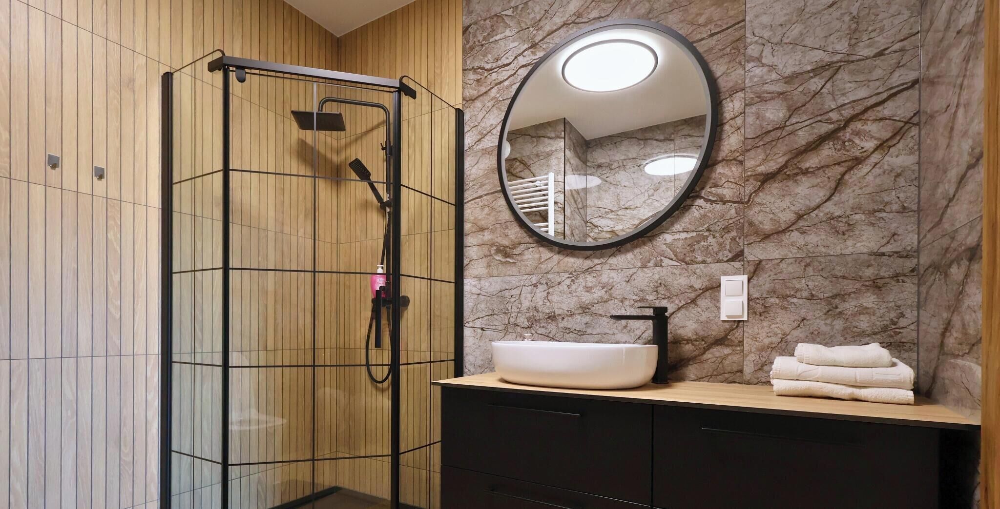 Basic Apartment, Balcony, Lake View | Bilik Mandi