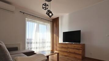 Basic Apartment, Balcony, Lake View | Ruang tamu