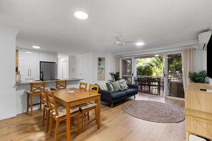 Interior - Mermaid Beach Hideaway - Family Getaway (Mermaid Beach)