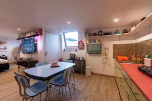 Dining - Vrbo Property (Templemars)