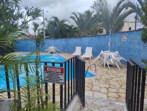 2 kolam renang outdoor