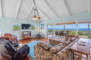 Smart TV - 🌴Panoramic Ocean Views • Private Pool + Spa • AC • 4BR Kona Retreat Sleeps 10🌴 (Kailua Kona)