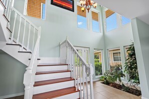 Interior - 🌴Panoramic Ocean Views • Private Pool + Spa • AC • 4BR Kona Retreat Sleeps 10🌴 (Kailua Kona)