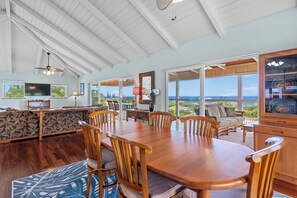 Dining - 🌴Panoramic Ocean Views • Private Pool + Spa • AC • 4BR Kona Retreat Sleeps 10🌴 (Kailua Kona)