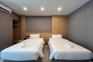 Room, 1 Bedroom, Smoking - Room-velin Pattaya Hotel-central Pattaya (Pattaya)