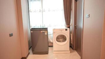 Room, 1 Bedroom, Smoking | Interior