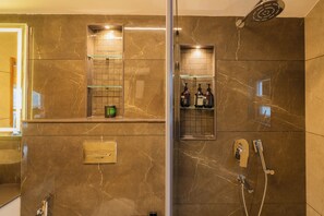 Luxury Villa | Bathroom - ELIVAAS privé Royce Cottage 4BHK Villa (Kasauli)