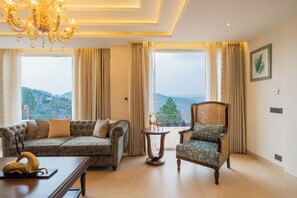 Living area - ELIVAAS privé Royce Cottage 4BHK Villa (Kasauli)