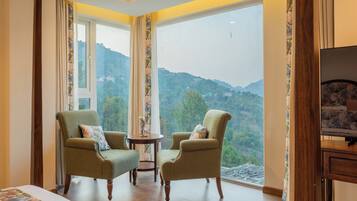Luxury Villa | Iron/ironing board, free WiFi