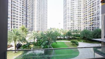 Studio, Courtyard View | Property grounds