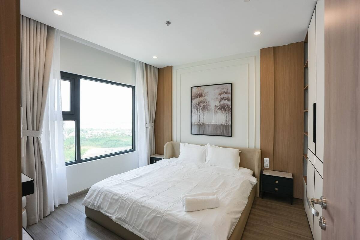Premium Apartment, 3 Bedrooms | Premium bedding, memory-foam beds, desk, blackout curtains