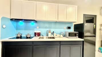 Basic Double Room | Private kitchen