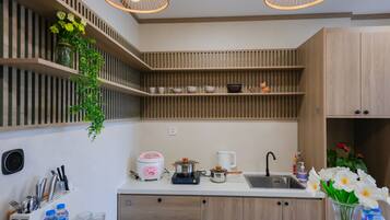 Monolocale, vista cortile | Cucina privata