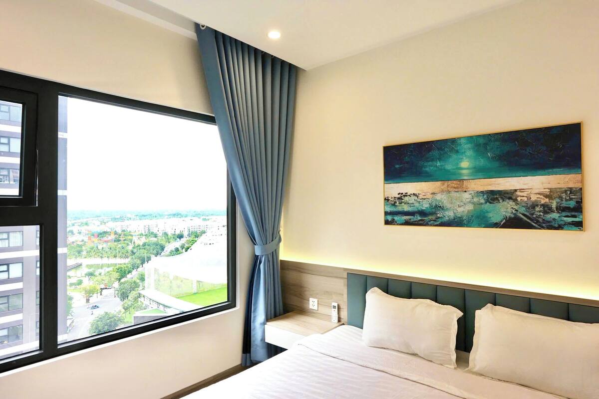 Apartment, 3 Bedrooms, Park View | Premium bedding, memory-foam beds, desk, blackout curtains