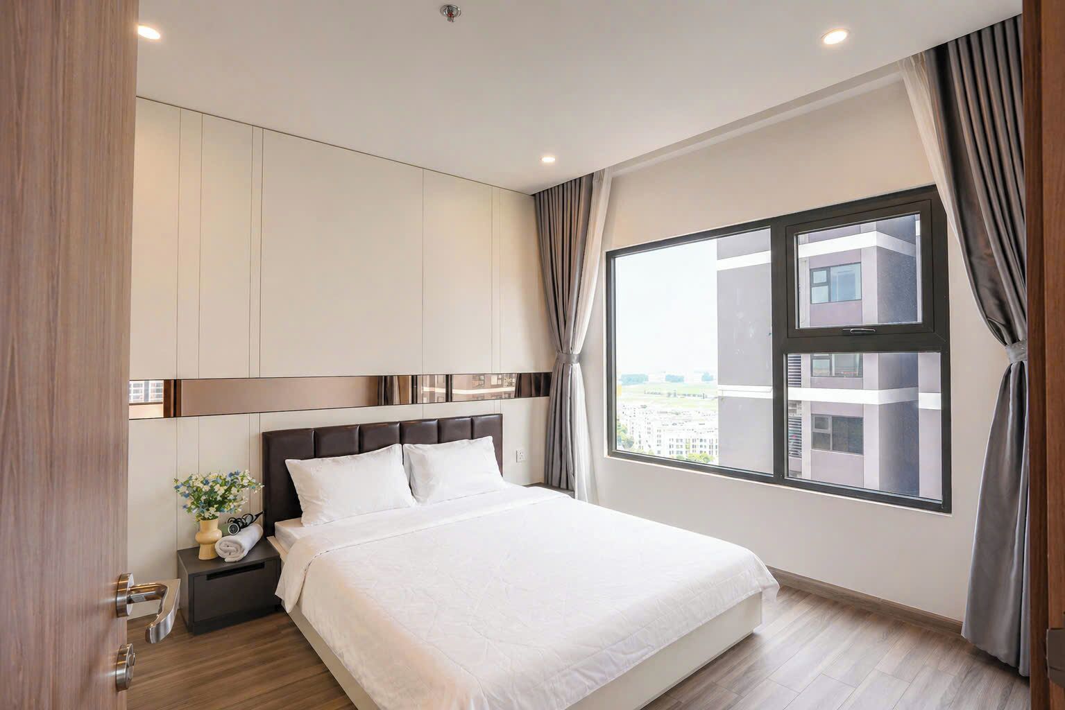 Suite, 3 Bedrooms, Balcony