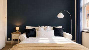 WiFi, bed sheets