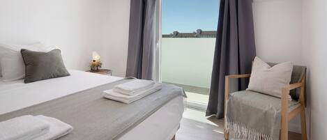 3 chambres, fer et planche à repasser, Wi-Fi, draps fournis