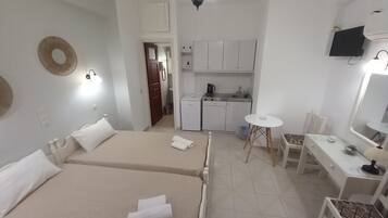 Monolocale, balcone, vista mare