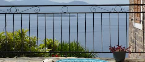 Estudio, balcón, vistas al mar | Restaurante al aire libre