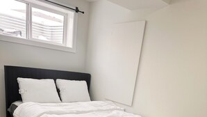 Room - Beautiful Cozy home (Regina)