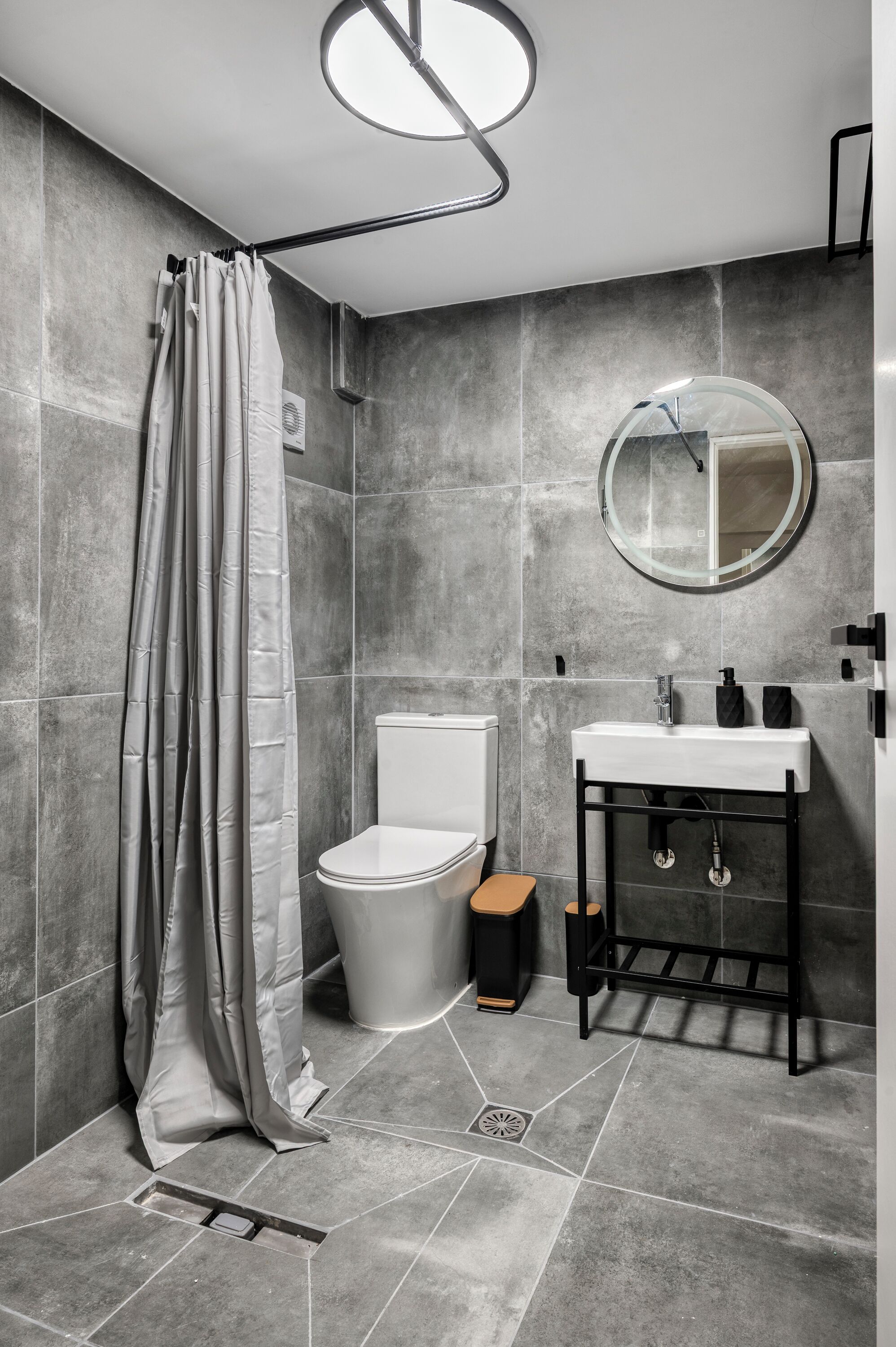 Standard Apartment, Garden View | Bathroom | Shower, hair dryer, slippers, towels