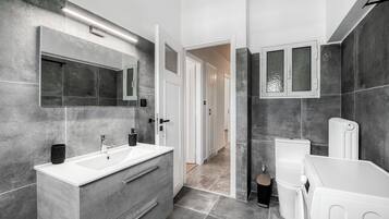 Familienapartment, Stadtblick | Badezimmer