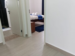 2 bedrooms, desk, iron/ironing board, free WiFi - Luxury 2 bedroom Kilimani Apartment near Yaya Centre | Pool, Gym and fast Wi-Fi (Nairobi)