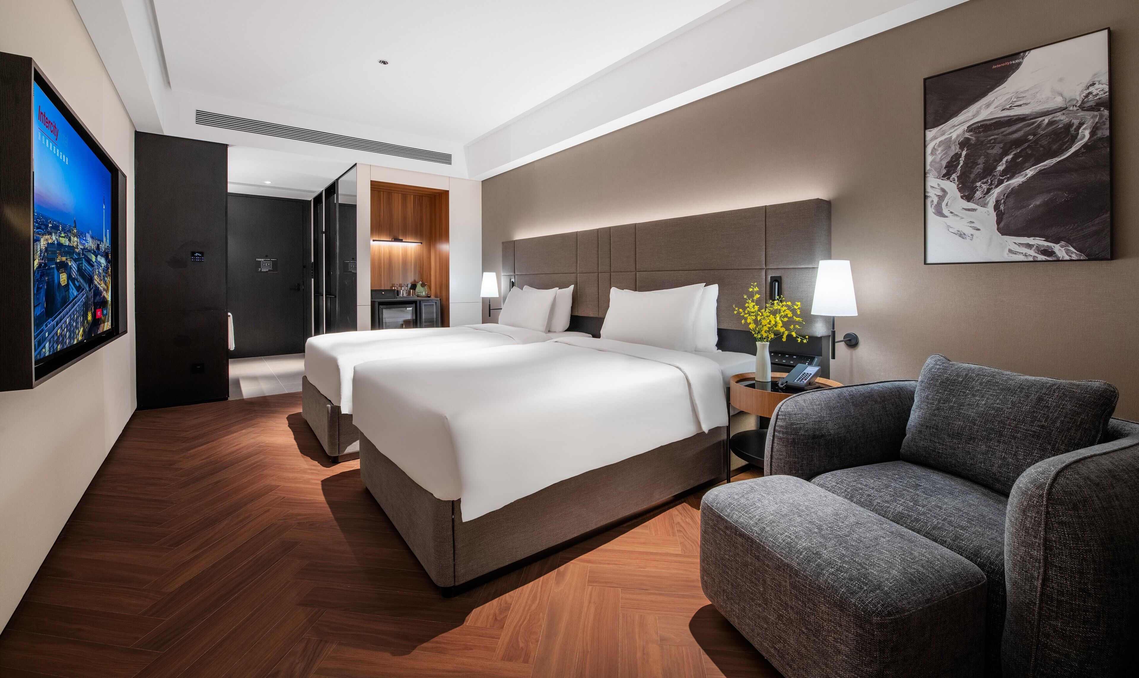 Luxury Twin Room, City View