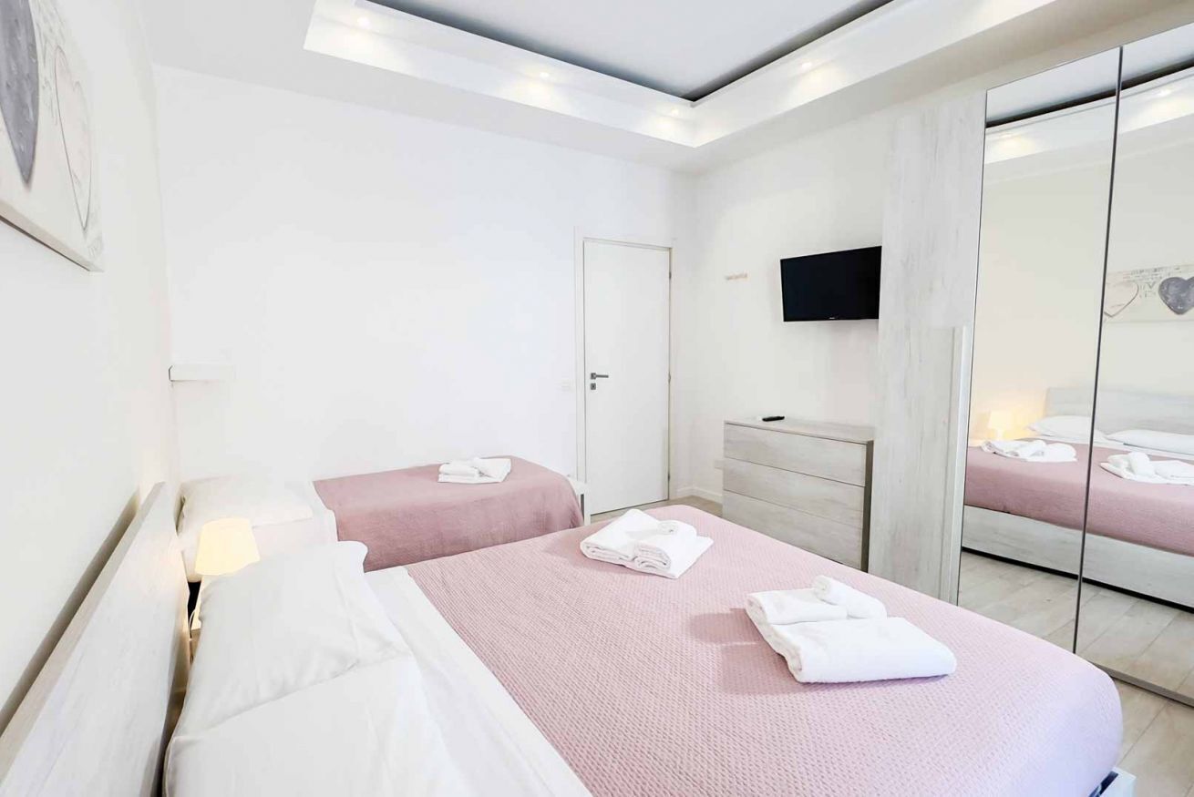 2 bedrooms, iron/ironing board