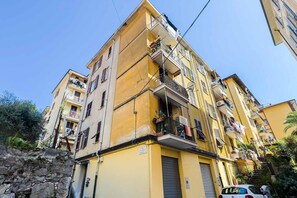 Exterior - Welcome to Myro’s House, a newly renovated apartment located in La Spezia in a convenient and strategic area, just a ten-minute walk from the central train station. The apartment is designed to offer a comfortable and relaxing stay and is the perfect s (La Spezia)