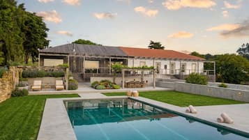Luxury House, 5 Bedrooms, Garden View | Pool | Outdoor pool, open 9:00 AM to 9:00 PM, sun loungers
