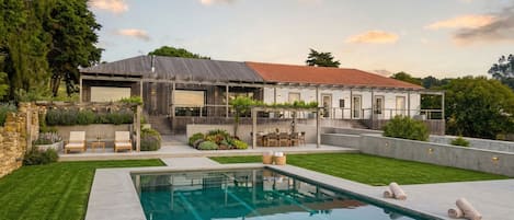 Luxury House, 5 Bedrooms, Garden View | Pool | Outdoor pool, open 9:00 AM to 9:00 PM, pool loungers