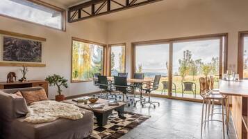 Appartement Supérieur, 3 chambres, vue montagne | Coin séjour