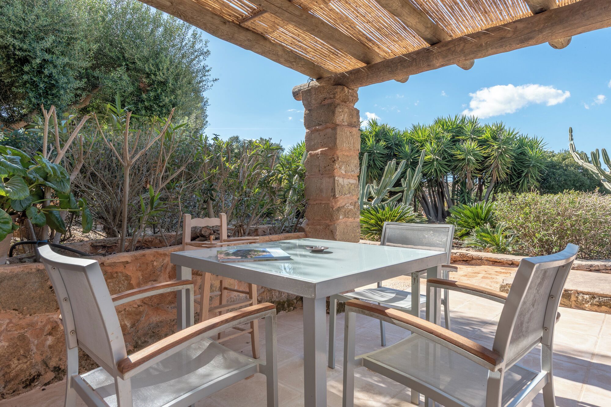 Superior Studio, Terrace, Garden View | Outdoor dining