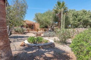 Casa de campo, 2 quartos, terraço, vista para o jardim | Fachada