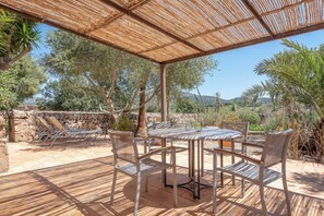 Casa de campo, 2 habitaciones, terraza, vistas al jardín | Restaurante al aire libre