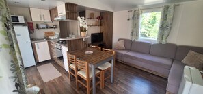 Interior - Comfortable mobile homes (Bourgougnague)