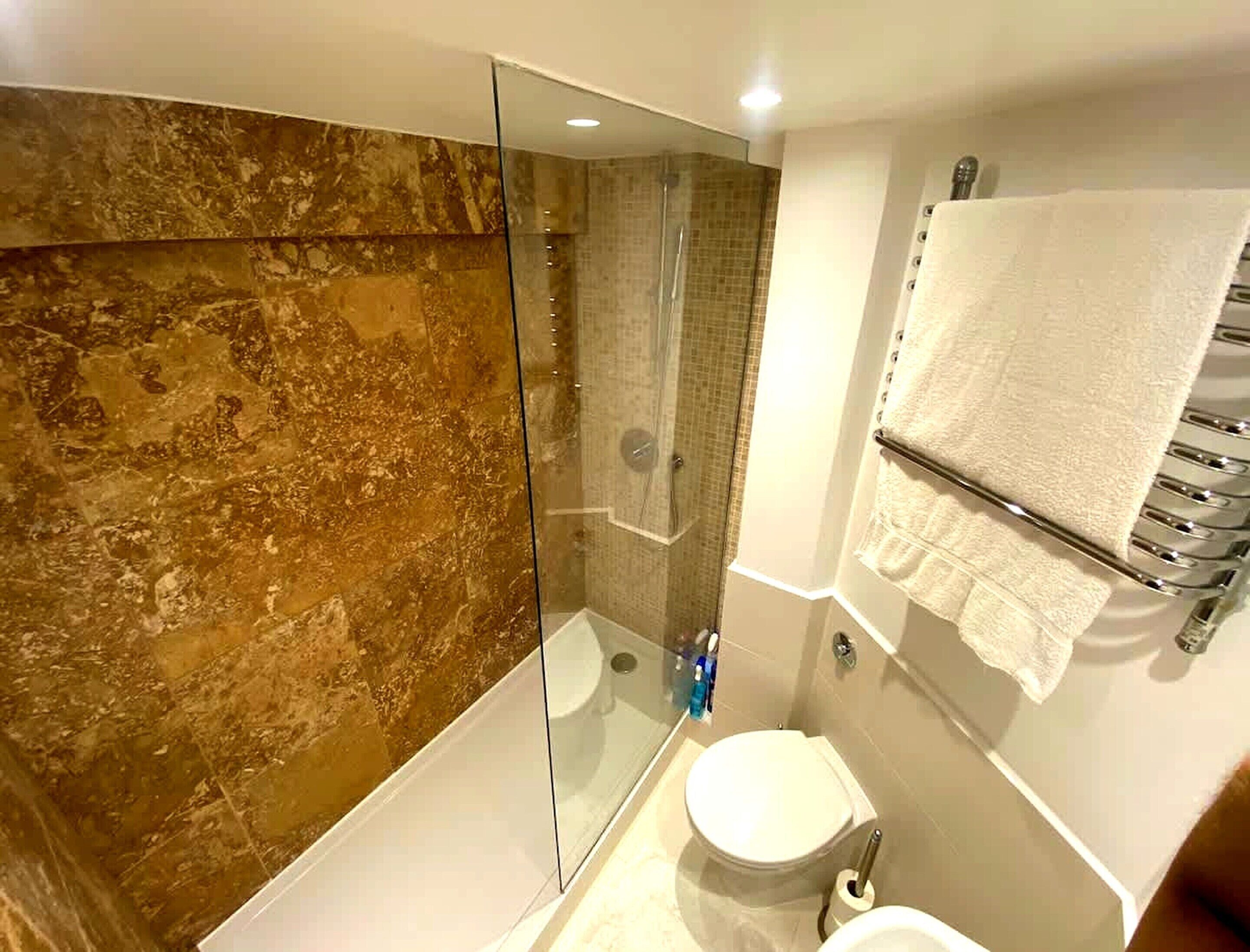 Apartment | Bathroom