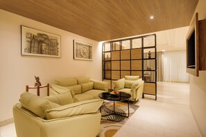 Living area - Lemon Tree Hotel Bhubaneswar (Bhubaneswar)