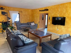 Living area - Apartment 'A' with Wi-Fi and Air Conditioning (Santa Cruz de Tenerife)