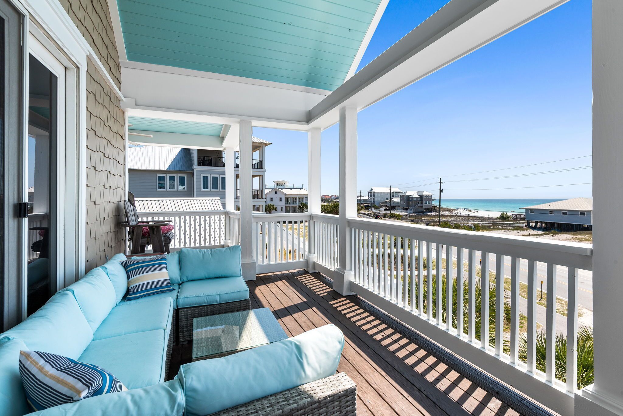 المنطقة المحيطة بالمنشأة