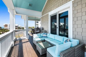 Terrace/patio - Spacious 30A Beach Retreat w/ Golf Cart & Private Pool - Sleeps 21 (Santa Rosa Beach)