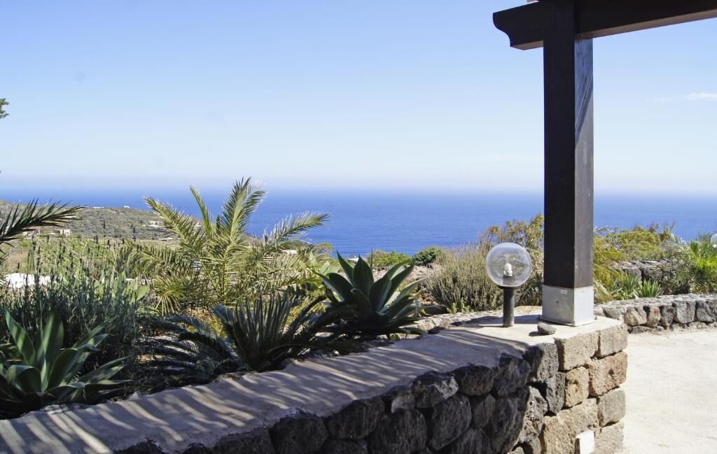 Deluxe Apartment, Sea View | Property grounds