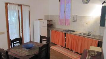 Familienapartment, Balkon, Meerblick | Speisen