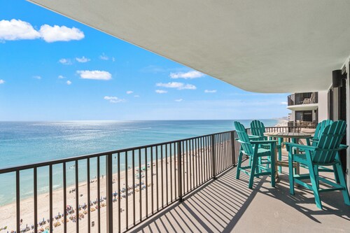 Let’s Do Sunset: Gulf-Front 3BR Condo, Sleeps 8